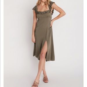 NWT Rose Midi Dress Backyard Roses